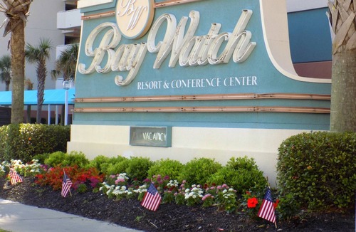 Crescent Beach Condo | Cozy King Studio – right on the Beach, Sleeps 4