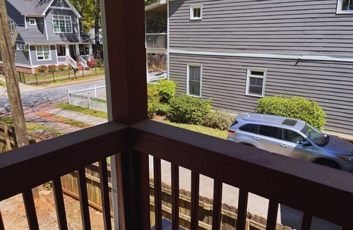 Oakhurst House | Cozy Pet friendly Decatur Guesthouse. 2 Full Bath with 2 Car Garage!