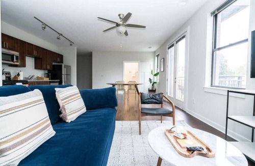 Music Row Apartment | CozySuites Music Row Bold 2BR in Nashville! 50