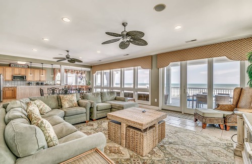 Long Bay Estates House | 🌴Direct Beachfront w/Stunning Views | Private Pool + Hot Tub | The Palms