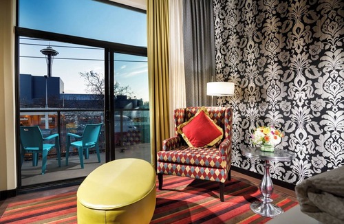 Lower Queen Anne Hotel | Diva Two Queen Junior Suite at Staypineapple, The Maxwell Hotel, Seattle Center