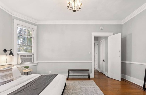 Hillsboro Village Apartment | Dolly Reto Themed Apt