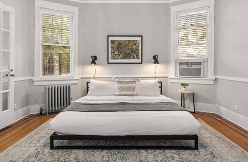 Hillsboro Village Apartment | Dolly Reto Themed Apt