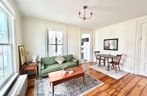 Brunswick Apartment | Downtown Brunswick 1st FL Sun Drenched With Porch