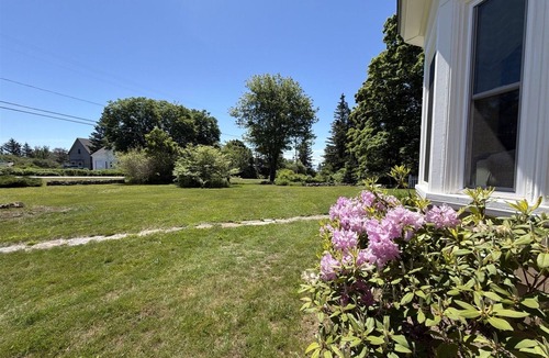 Port Clyde House | DRIFT INN COTTAGE-1 mile from Port Clyde & Walk to Drift Inn Beach, Dog-Friendly