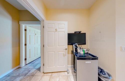 Northeast Harbor House | Efficient Getaway with Free WiFi - Close to Acadia National Park