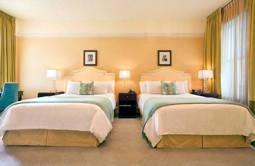 Goose Hollow Hotel | Elegant Queen Room in Downtown Portland