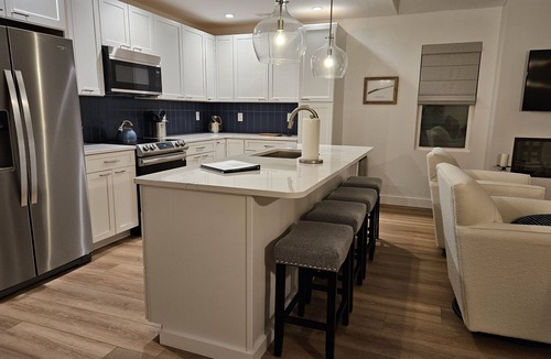 Emerald Isle House | Emerald Isle coastal home with ocean views, walk to shops and the beach