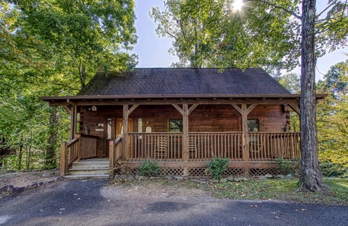 Pigeon Forge Cabin | ER64 - Heavenly Peace - Great location...close to all the action!