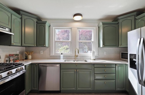 Sunnyside House | Evergreen House - Heart of Hawthorne - 2 bed/2 bath house Walk score 96