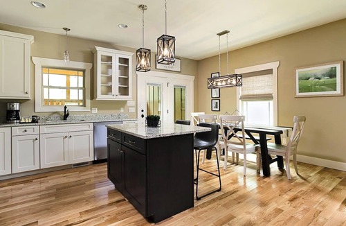 Skyland Cottage | Exceptionally Clean Cottage with Private Hot Tub Near Asheville