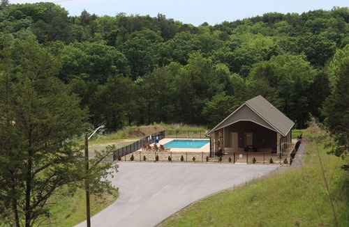 Dandridge House | Exclusive Lakefront Retreat - Spacious 5 bdr house in Dandridge on Douglas Lake