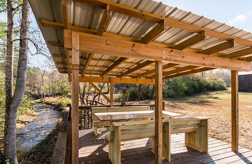 Hemp Cabin | EXPANDED MTN/VALLEY VIEW-500FT NOISY TROUT STOCKED HEMPTOWN CREEK-ARCADE-FIREPIT