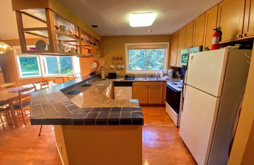 Carroll House | F24 Bretton Woods Townhome with golf course and mountain views, walk to Mt Washington Hotel!
