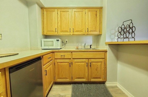 Waynesville House | Fairway Mountain Retreat-Views-5min to Downtown