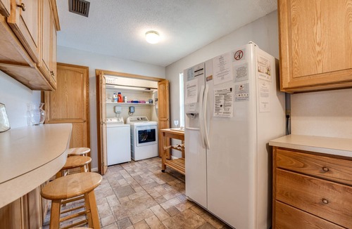 Lakeside House | Family Friendly, Fenced Yard, Dogs Ok, Fire Pit, EV Charger, Garage