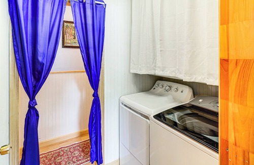 Crystal House | Family-Friendly Home w/Furnish Patio in Crystal!