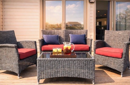 Sandbridge House | Family friendly beach house. Pool, hot tub, walk to beach. Dog friendly, fenced