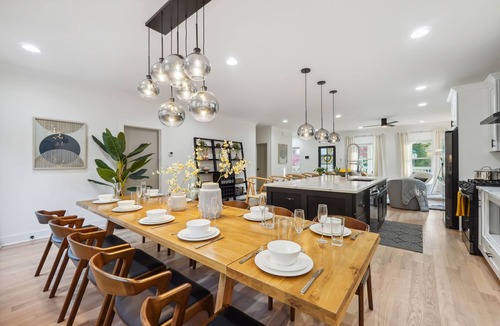 Scottdale House | Family Fun: Indoor Playground + Game Room near FIFA