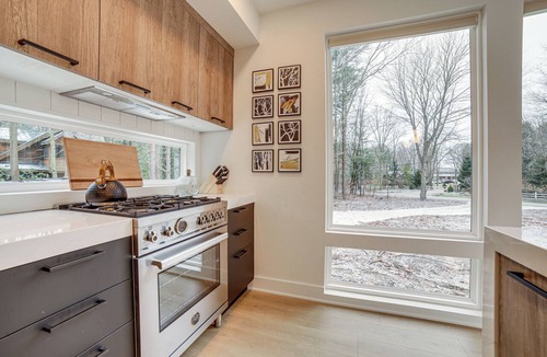 Fennville Cottage | Fennville Vacation Rental: Seasonal Heated Pool!