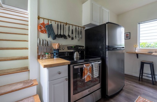 Ballard House | FIFA World Cup 2 bedroom home, loft, 1 bath. Sleeps 5, close to stadiums!