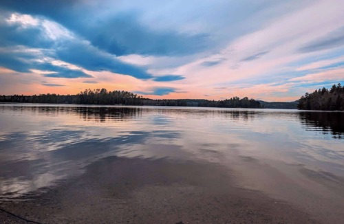 Sullivan House | Fishing Cabin w/Fire Pit & 5 minute walk to the beach