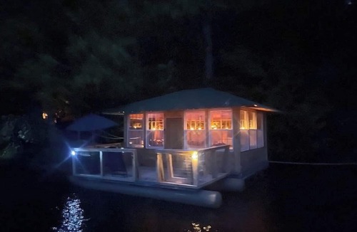 Monmouth House | Floating Island Cabin