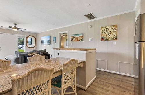 Northeast Virginia Beach House | Full Condo w/pool, 5 min walk to beach