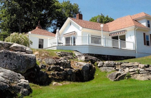 New Harbor House | GATEHOUSE The Moorings, ocean views, pool & close to Pemaquid beach!