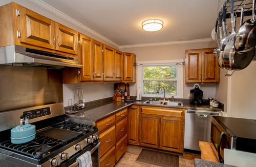 East Lake House | Get Away And Relax In Your Quiet, Private Chattanooga House