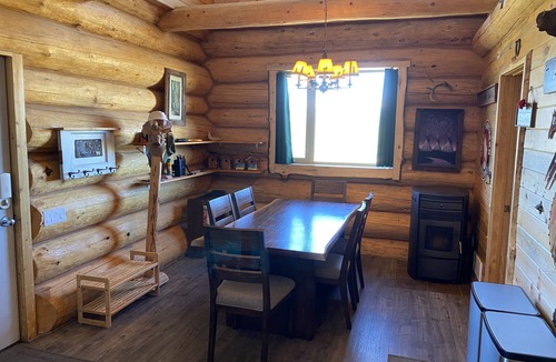 Babb Ski Chalet | Glacier Ridge - Chalet on Divide Ridge overlooking Glacier Park & St Mary Lakes