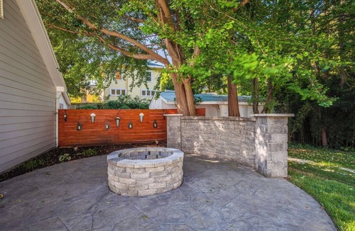 Hyde Park House | Glamorous, Upscale 5B Hyde Park Home w/Patio