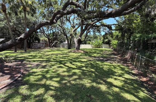 Brown Island Cottage | Grand Opening Special~Miss Mae's Peaceful Retreat!