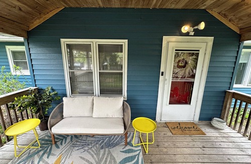 Kalamazoo House | Great location near WMU! Sleeps 8 with comfortable beds and game room!