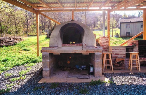 Front Royal House | Greek Spa Private Acreage Stonefire pizza oven