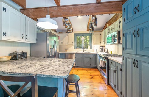 Brunswick House | Heron's Perch Beautiful Pondside Home with Screened Porch