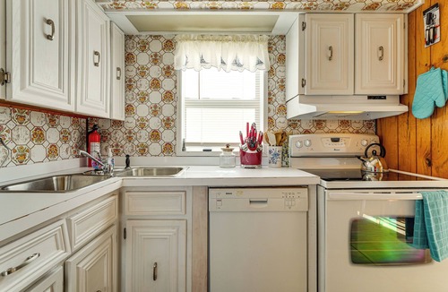Brooksville Cabin | Hike, Fish & Unwind! 'Cora's Cove' Brooksville Gem