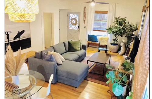 Hough House | Hip & Historic downtown Vancouver bungalow