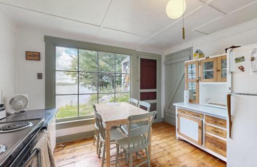 Trevett House | Historic riverfront home with boathouse & private dock - dogs OK