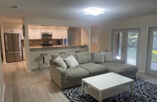 Jacksonville House | Home Away from Home! Close to Everything! JU only 5 Mins Away!