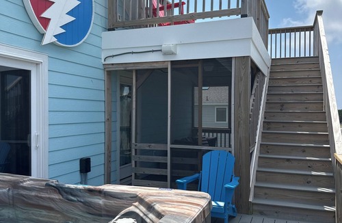 South Nags Head House | Hot Tub, EV Charger, Putt Putt, Corn Hole, Replenished Beach, possible pool