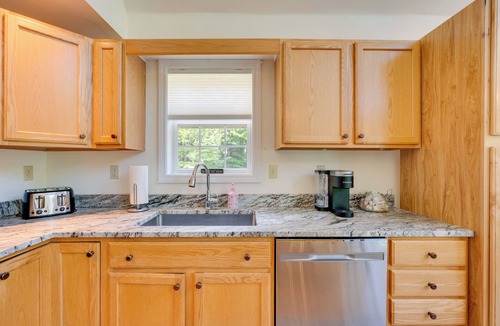 Conway House | Hot Tub & Private Beach Access! Conway Home