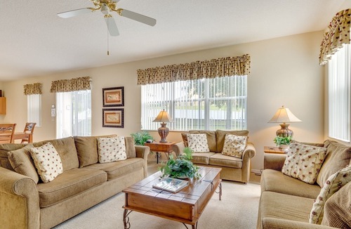 Legacy Park Villa | ⭐HUGE 5 Bed 4 Bath (3 en-suites) South Fc Pool, Games Room, 20 mins to Disney⭐