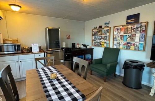 Trenton Apartment | Isleview Gallery Rm 15 - 10 min drive to Acadia