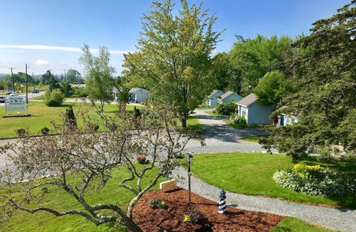 Trenton Apartment | Isleview Gallery Rm 15 - 10 min drive to Acadia