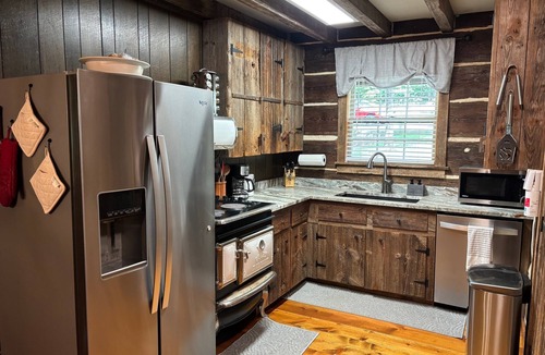 Gumlog Cabin | Lake Hartwell Cabin with covered dock, firepit, kayaks, views of lake, sleeps 12