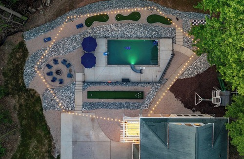 Westport House | Lake Norman -Heated Pool -Hot Tub -Pickleball -Epic Kids Room -Game Room -EV Chg