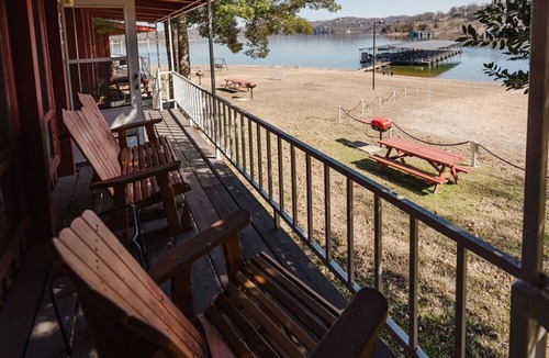 Blue Eye Cabin | Lakefront Cabin #4 - Steps from Table Rock Lake at Happy Hollow Resort - Branson