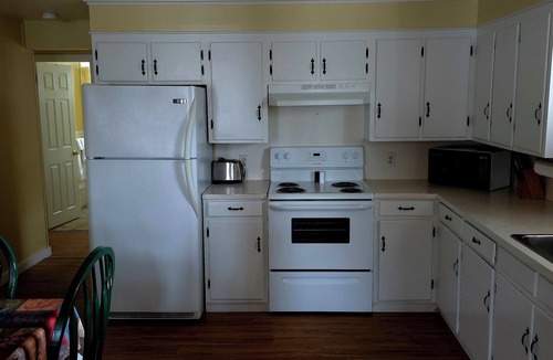 Dryden Apartment | Lakefront Family Suite w/Kayaks, Kitchenette & Views – Wilton ME