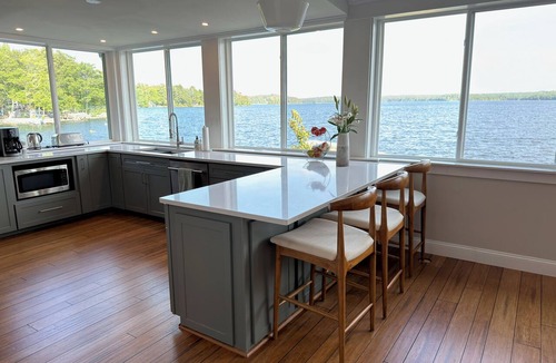 Dedham House | Lakefront for 15, private beach and dock